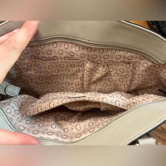 Guess Pink Floral Tote Bag - Picture 5 of 13